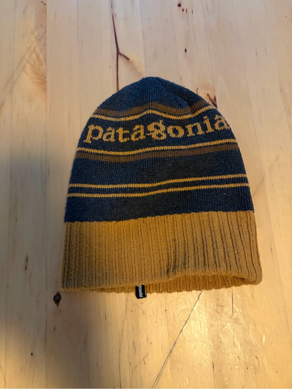 Patagonia Two-Tone Knit Beanie in Navy and Mustard